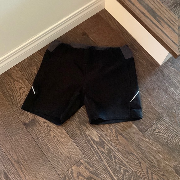 Lucy shorts black size small - Picture 1 of 4